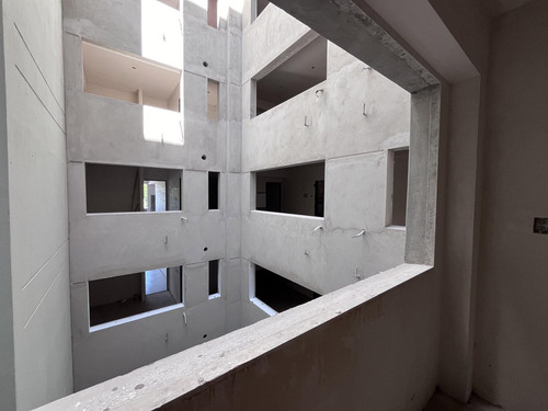 Argerich 1700- Departamento De 2 Ambientes Al Frente Con Dormitorio En Suite.
