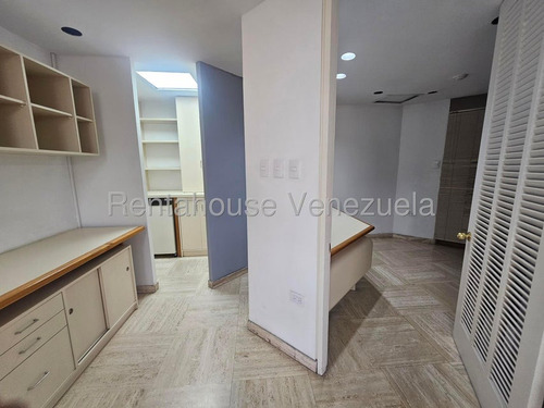 Moderna Oficina En Alquiler Chuao Mls #25-18847