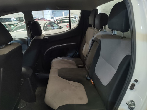 Imagen 13 de 14 de Mitsubishi L200 2015 2.4 Cabina Doble 4x2 Mt