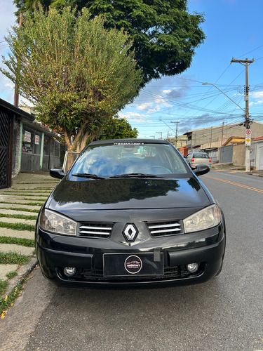 Renault Megane 1.6 Dynamique Hi-flex 4p