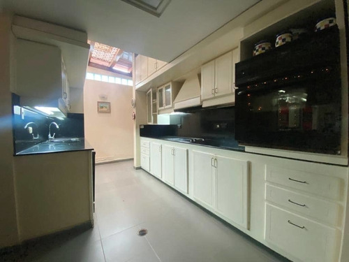 Imagen 6 de 11 de Cf. Se Vende Casa En Urbanización Altos De Pirineos