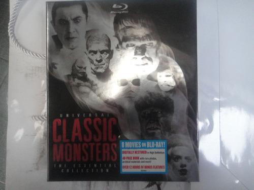 Universal Classic Monsters Essential Collection Blu Ray Box