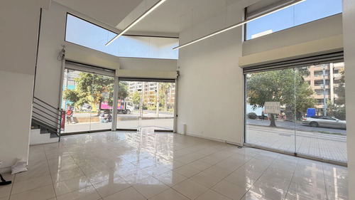 Local Alto Tráfico Av. Apoquindo Las Condes 214 Mt2 Totale
