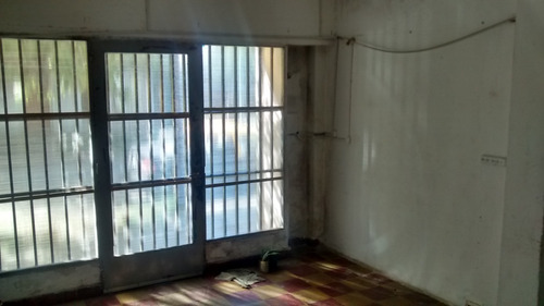 Casa Con Local