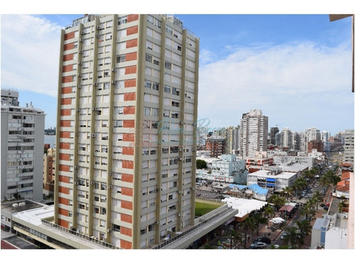 Apartamento En Peninsula, 2 Dormitorios *- Ref: 760