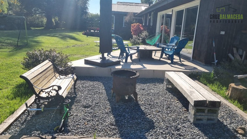 Casa En Venta De 4 Dorm. En Frutillar