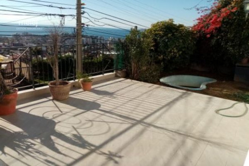 Casa En Venta Con Vista Panorámica En Viña Del Mar