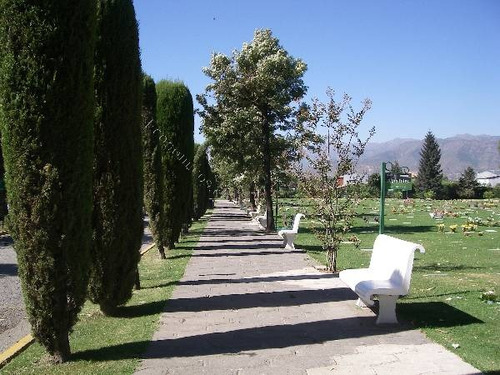 Sepultura En Venta En Parque Jardín Las Flores.