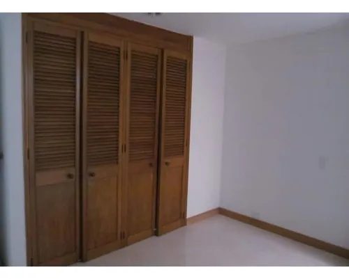 Rhbr-12333 (apto) Piso 3 (laureles)