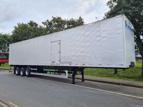 Imagem 5 de 11 de Carreta Baú Guerra Ano 2012 Com Porta Lateral 28 Plts 14.60