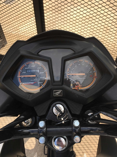 Imagen 6 de 15 de Honda Cb 125 Twitter Año 2019