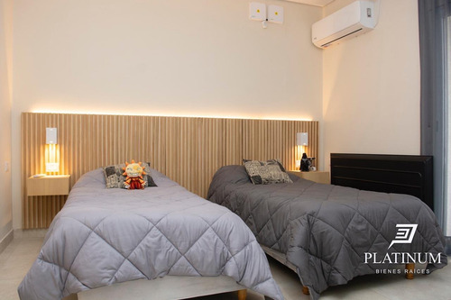 Venta Dúplex 2 Dormitorios Grand Bourg Con Cochera