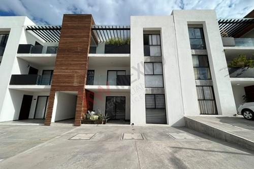 Venta Departamento En Planta Baja En Juriquilla Querétaro