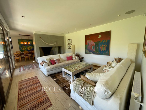 Moderna Casa En Sector Central De Las Brisas De Sa...