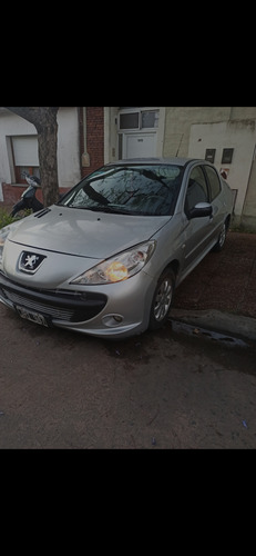 Peugeot 207 1.4 Sedan Xs