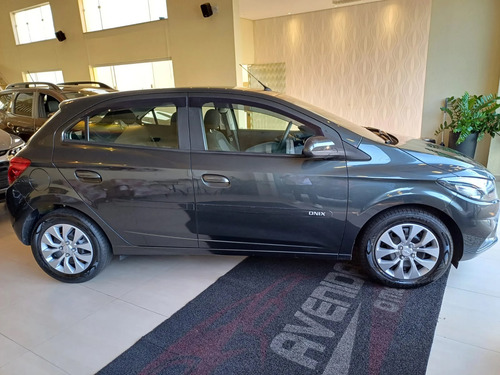 Chevrolet Onix 1.4 MPFI LT 8V FLEX 4P AUTOMÁTICO