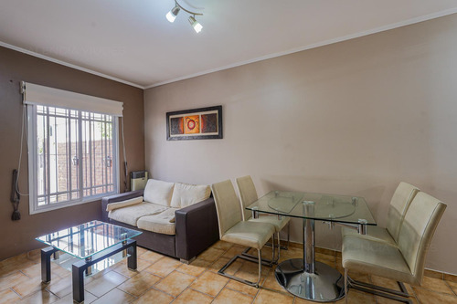 Duplex De 3 Ambientes Con Patio Y Cochera
