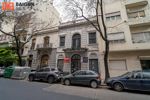 Local En Recoleta