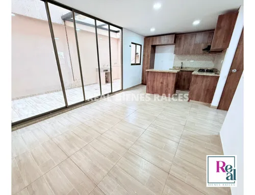 Se Arrienda Hermosa Casa Unifamiliar En Unidad Abierta.