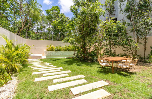 Villa De 4 Recamaras, Alberca Privada, Acabados De Lujo, Cuarto En Planta Baja, Pre-construccion En Venta Aldea Zama, Tulum.