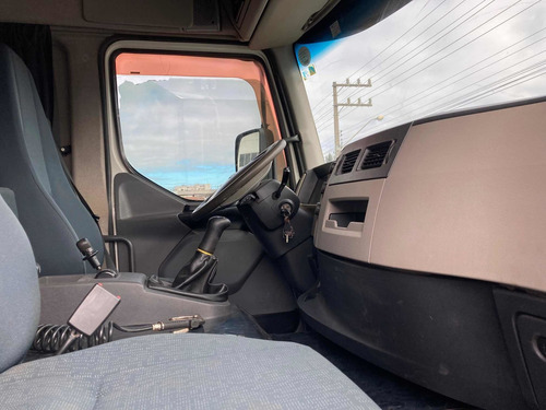 Imagem 4 de 15 de Volvo Vm 220