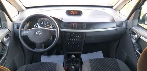 Imagem 2 de 8 de Meriva Maxx 1.4 Ano 2012