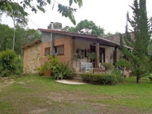 Imagem 2 de 14 de Chácara Ampla Em Itariri Com Piscina, 4 Quartos, Nascente