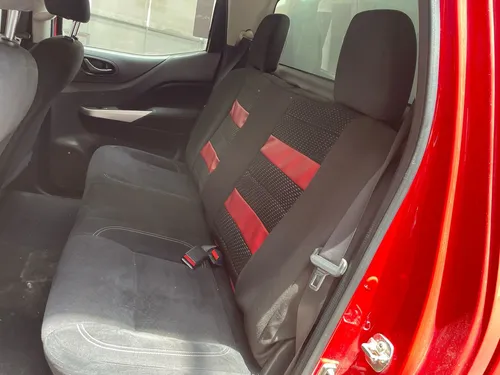 Nissan NP300 2.5 SE Paq Seguridad Mt