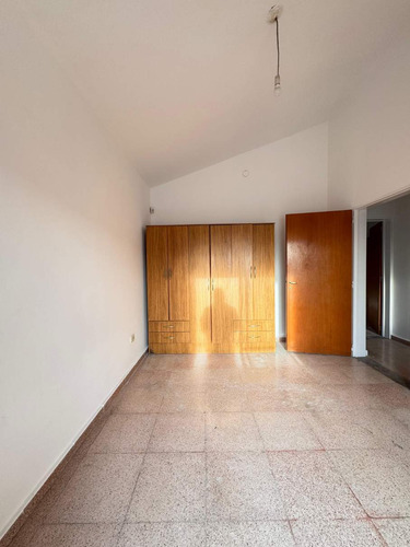 Alquiler Duplex A Metros De Av. Sabattini - 2 Dorm Con Cochera Y Patio - Veni A Verlo!