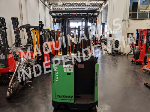 Apilador Reach Toyota 900 Kg 3.7 Mts C/desplazador Lateral
