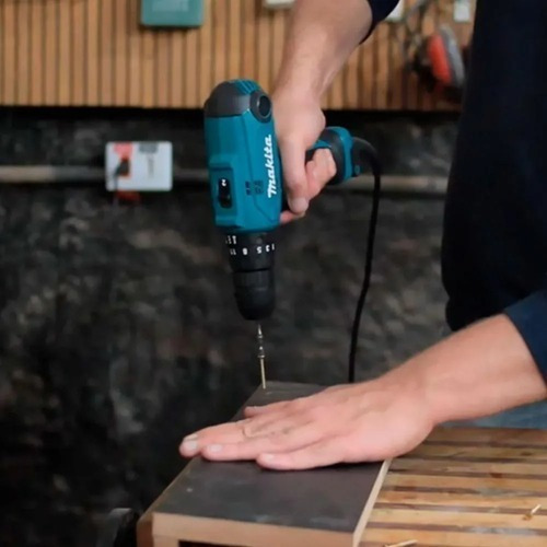 Parafusadeira Furadeira De Impacto 320w 110v Hp0300 Makita