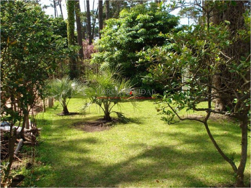 Casa En Venta Y Alquiler Zona Golf, Punta Del Este, 4 Dormitorios- Ref: 2824