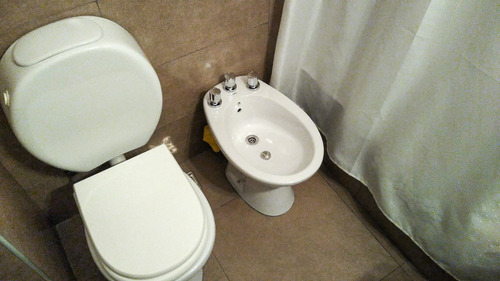 Dpto. 4 Ambientes Con Cochera Fija Cubierta Y Baulera - Exce