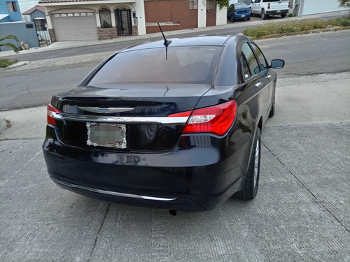 Chrysler 200