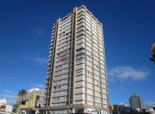 Imagen 29 de 30 de Apto De 3 Dormitorios 3 Baños Con Una Vista Muy Buena A Playa Mansa Y Brava - Consulte Por Alquiler De Verano - Punta Del Este Peninsula