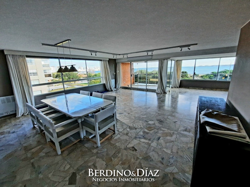 Imagen 3 de 20 de Apartamento Frente Al Mar En Playa Mansa De Punta Del Este- Ref: 1007