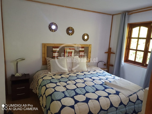 Parcela De 10.200 M2 Con Casa Nueva De 190 M2 En Curarrehue