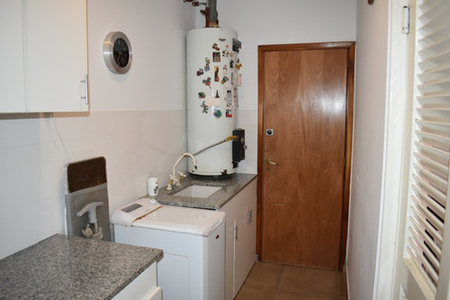 Casa Con Pileta A 100 Mts Del Cordoba Shopping Center