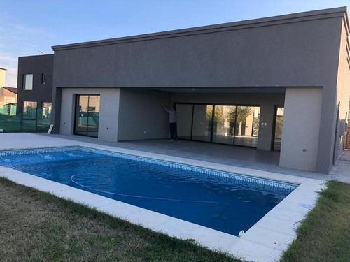 Casa A Estrenar En El Canton-