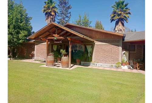 Venta De Hermosa Parcela Con Gran Casa Con Cava!!