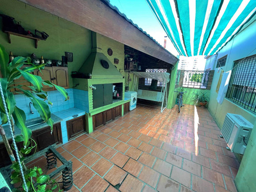 Imagen 23 de 30 de Alquiler De Hermosa Propiedad Horizontal, Con Espacios Muy Amplios En Pleno Centro, En La Avenida Principal $ 30.000