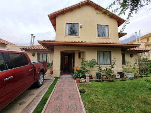 Hermosa E Impecable Casa Con Grandes  Espacios,  6d Y 4b.