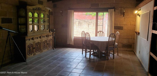 Imagen 3 de 14 de Casa De 1 Planta, Jardín Y Sala De Tv, Colinas Del Bosque. Venta