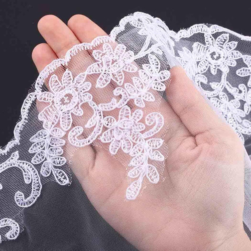 Velo Corto De Novia Con Borde De Encaje, Velos De Novia Con