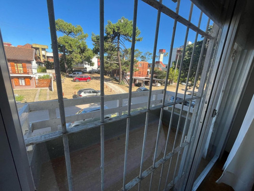 Magnifico Departamento Tres Ambientes Con Cochera Y Gas Natural A Metros Del Mar En Venta En Villa Gesell