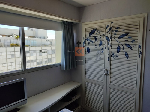 Venta Apartamento 3 Dormitorio Y Dependencia, Peninsula, Punta Del Este- Ref: 8445