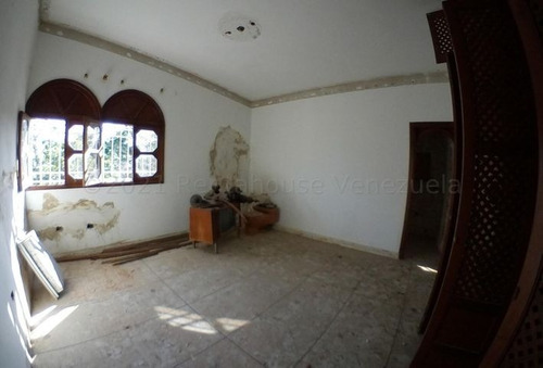 Imagen 14 de 30 de Casas En Venta En Colinas De Santa Rosa Barquisimeto Código Flex: 22-6835 & 0424 556 57 59 Rentahouse Centro Occidente Monica C.