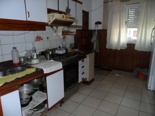 Imagen 3 de 12 de Casa Ph - 4 Ambientes - Pb - Servicios - Ideal Uso Profesion