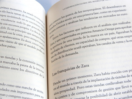 Zara: Visión y estrategia de Amancio Ortega, de Martínez, David. Conecta Más Editorial Conecta, tapa blanda en español, 2020