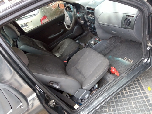 Fiat Strada 1.4 Working Cs Aa 2010